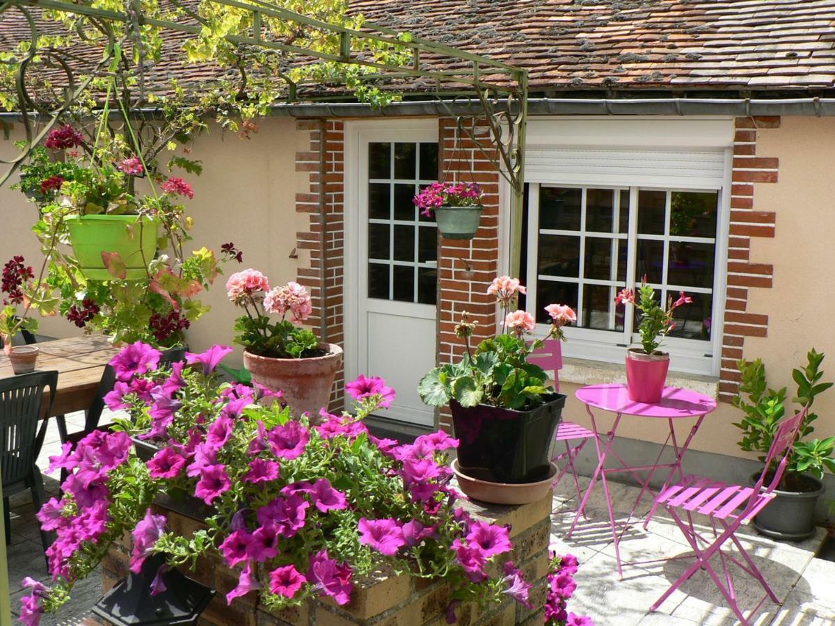 Noyers  Chantilly ,Petit Dejeuner Et Table D'Hotes Possible מראה חיצוני תמונה